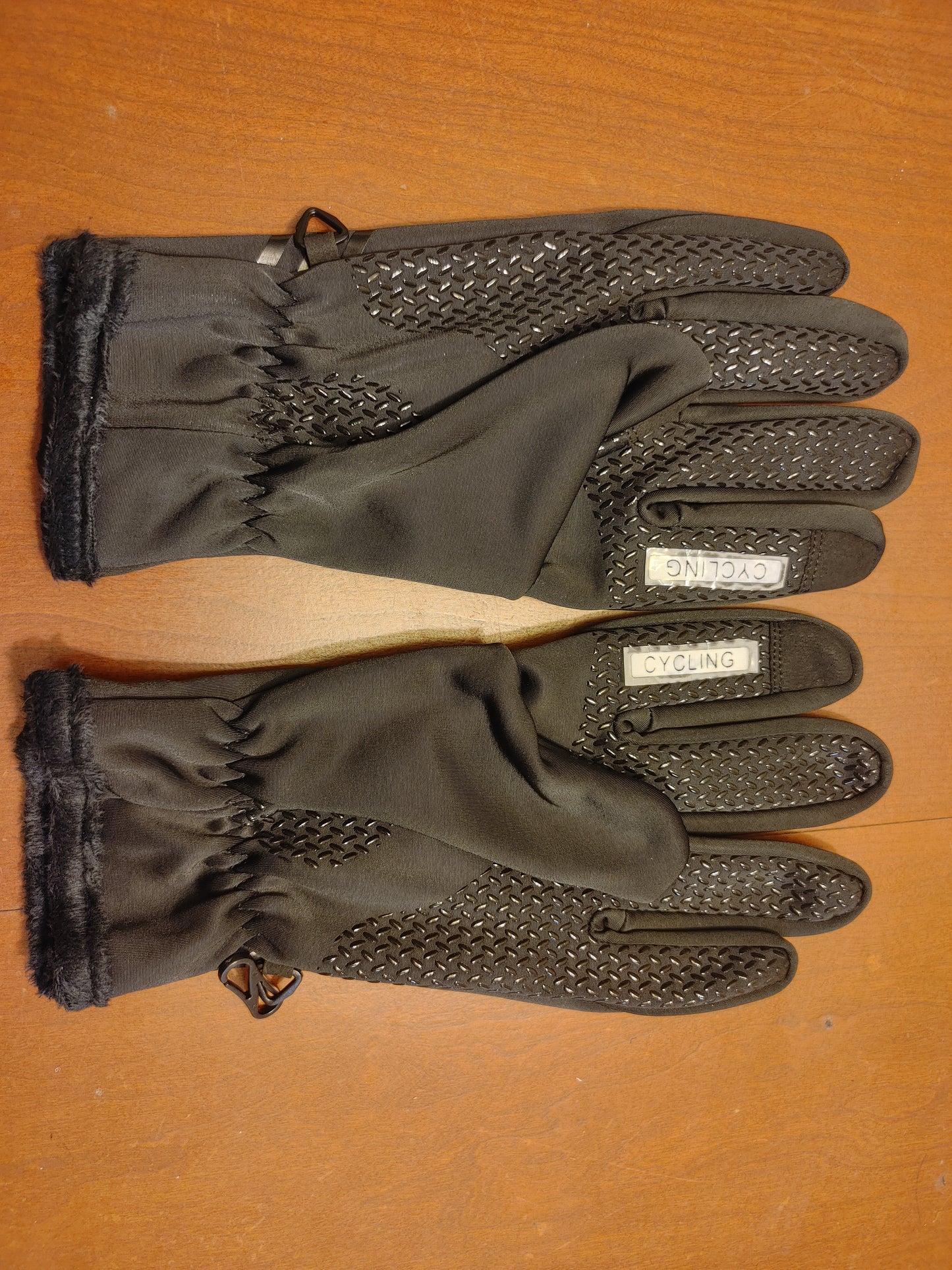 HANDGLOVES